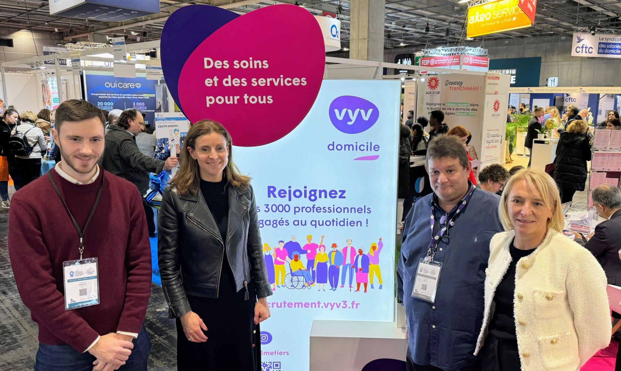 Charlotte Parmentier-Lecocq, ministre chargée des personnes en situation de handicap, sur le stand VYV Domicile